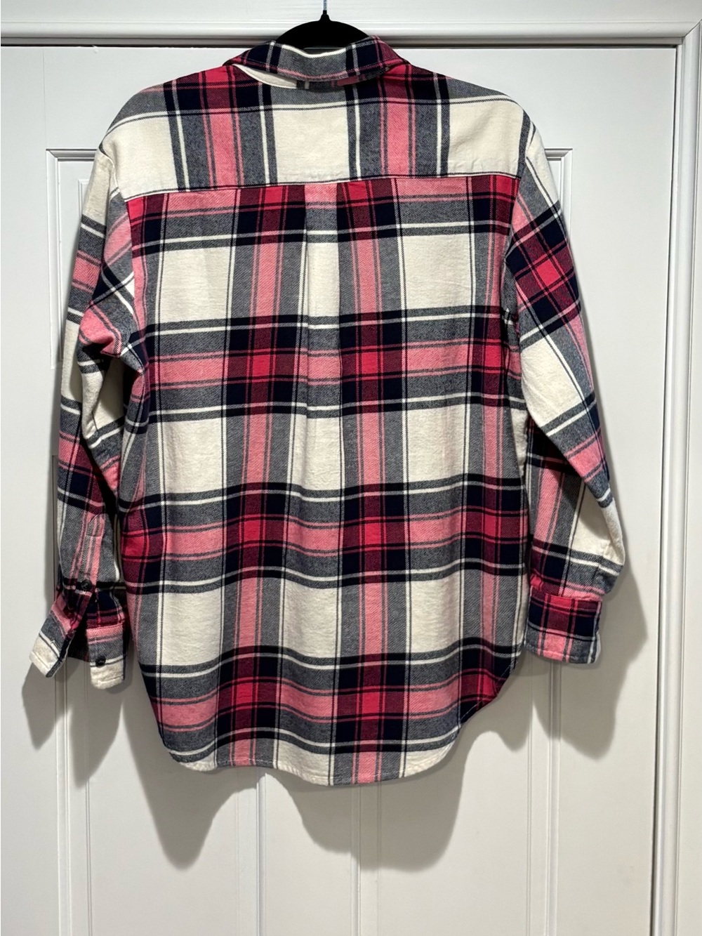 GAP (OVERSIZED) XS women’s Pink,Cream
& Gray/Navy Plaid Button-Down Shirt. - Picture 4 of 13